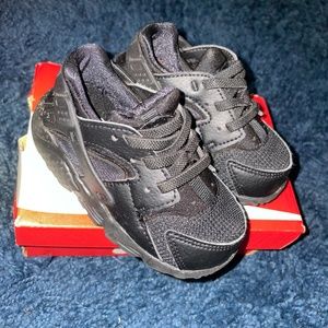 Nike, Black Huarache Run, 6C